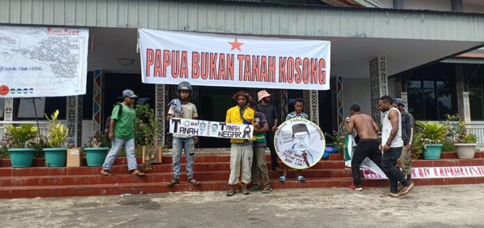Aksi mimbar bebas Gempar-P di depan Museum Uncen pada 19 Agustus 2019. Gambar dari korankejora.blogspot.com