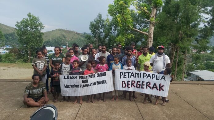 Saat sesudah aksi dan pembacan pernyataan sikap Petani Papua Bergerak di Jayapura pada 24 September 2021. Foto doc Green Papua Community.
