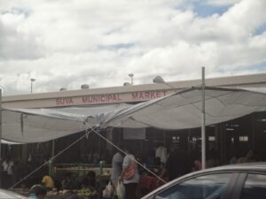 Gambar 1: Pasar tradisional atau utama di pusat Kota Suva, Ibu Kota Negara Fiji, yang sebagian besar penjualnya adalah Mama-Mama.
