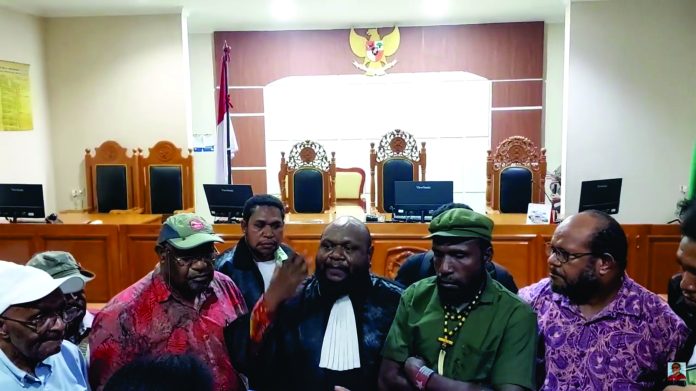 Jumpa Pers seusai Victor Yeimo divonis 8 bulan oleh Hakim di Pengadilan Negeri Jayapura Kelas 1A. Foto laolao-papua.com