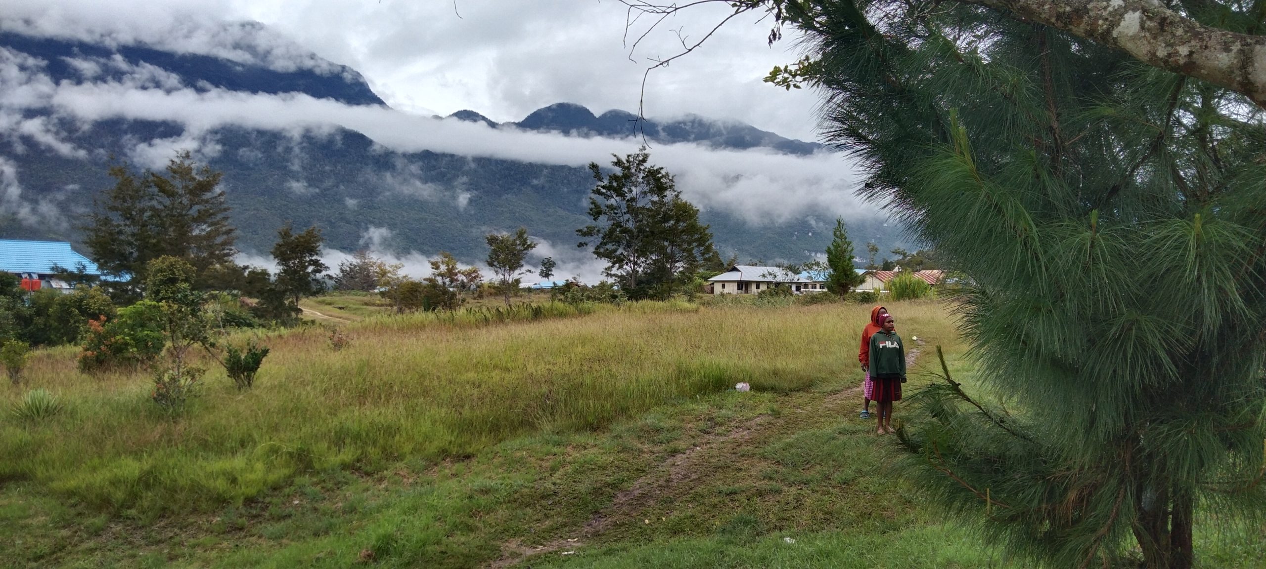 Suasana pagi di Kampung Ilugwa, Kabupaten Mamberamo Tengah. Foto: I Ngurah Suryawan. 