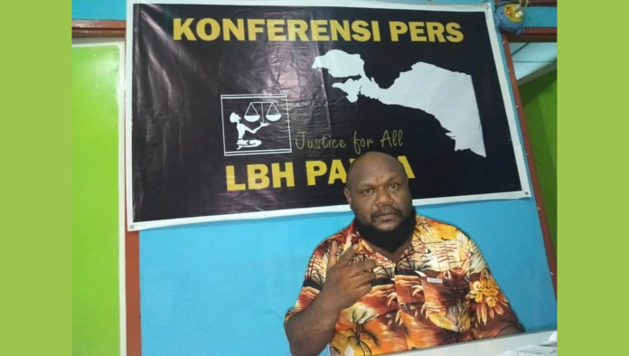 Direktur LBH Papua, Emanuel Gobay. Foto dok Jubi.id